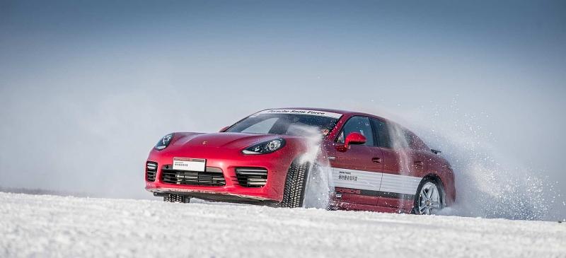 Auch mit einem Dickschiff wie dem Panamera ist es möglich viel Spaß zu haben.