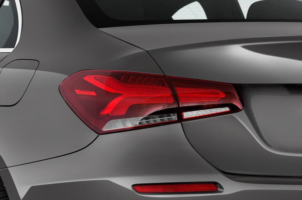 Mercedes A Class (Baujahr 2019) Progressive Line 4 Türen Rücklicht