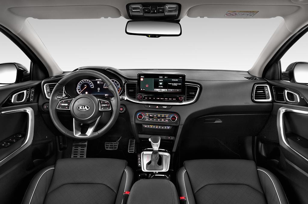 KIA XCeed (Baujahr 2020) Sprit 5 Türen Cockpit und Innenraum