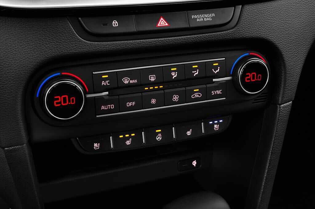 KIA XCeed (Baujahr 2020) Sprit 5 Türen Temperatur und Klimaanlage