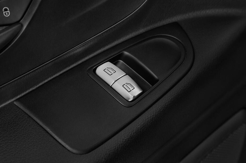 Mercedes Vito (Baujahr 2019) Select 4 Türen Bedienungselemente Tür