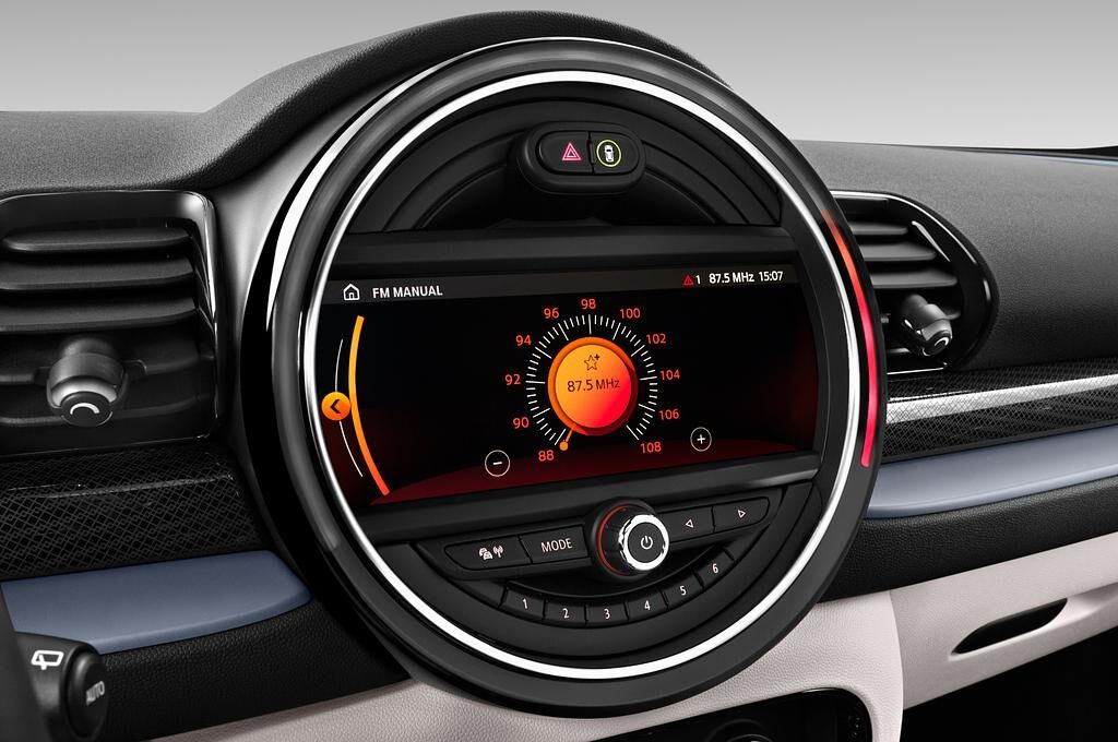 MINI Clubman (Baujahr 2020) Cooper JCW 5 Türen Radio und Infotainmentsystem