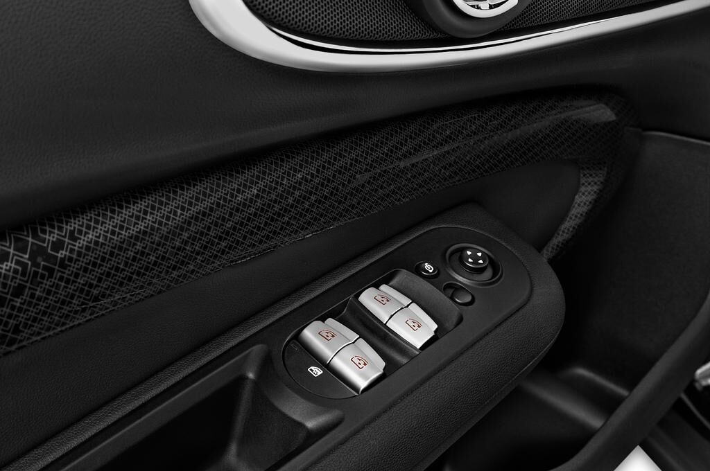 MINI Clubman (Baujahr 2020) Cooper JCW 5 Türen Bedienungselemente Tür