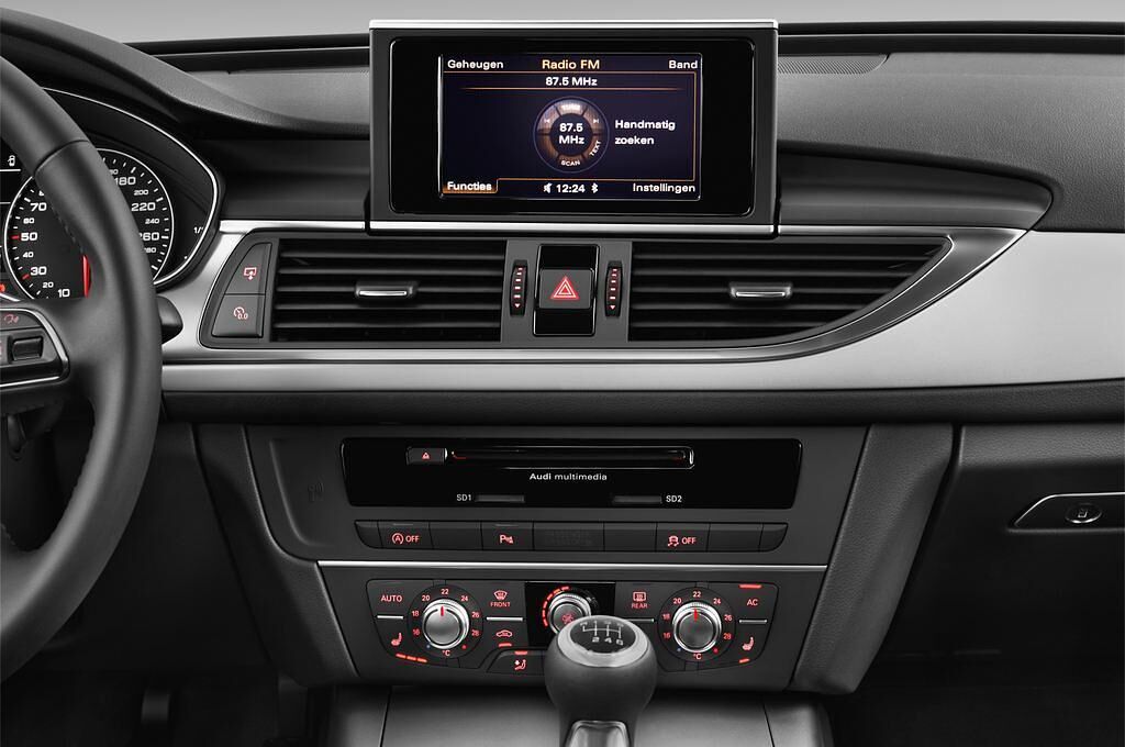 Audi A6 (Baujahr 2012) sport selection 4 Türen Mittelkonsole