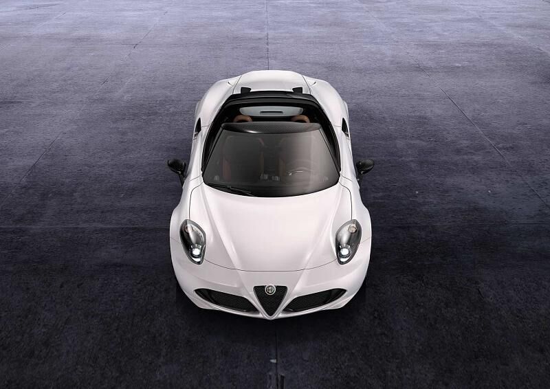 Der Alfa Romeo 4C Spider bringt 955 Kilogramm auf die Waage.