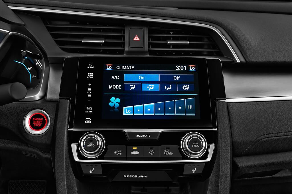 Honda Civic (Baujahr 2019) Elegance 4 Türen Temperatur und Klimaanlage