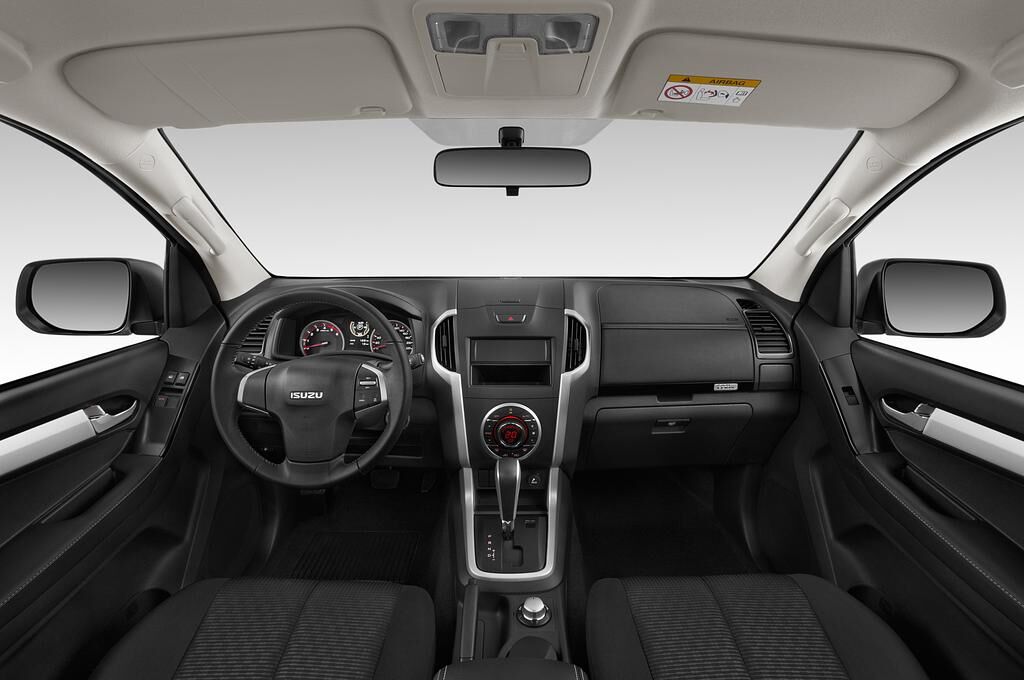 Isuzu D-Max (Baujahr 2019) Custom 2 Türen Cockpit und Innenraum