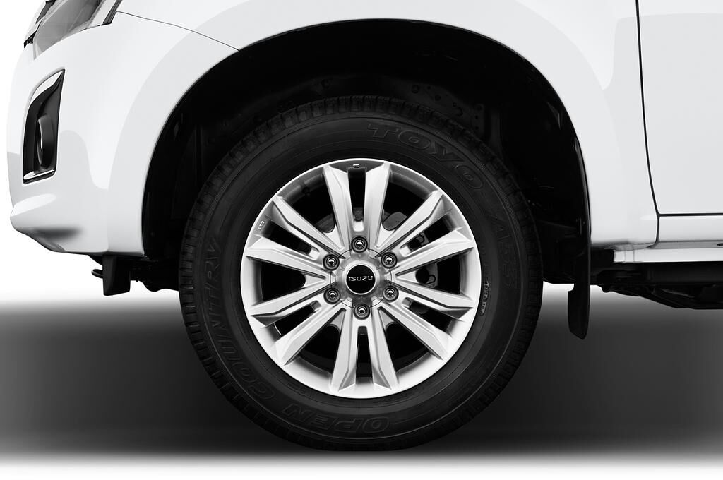 Isuzu D-Max (Baujahr 2019) Custom 2 Türen Reifen und Felge