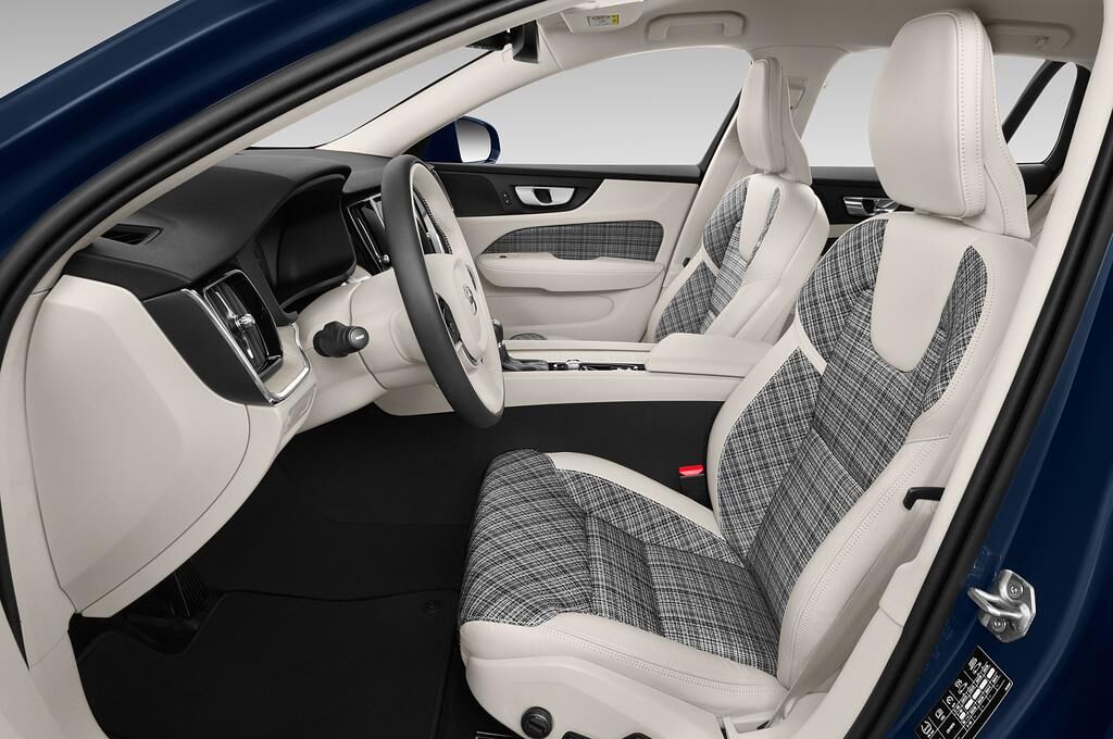 Volvo V60 Crosscountry (Baujahr 2019) - 5 Türen Vordersitze