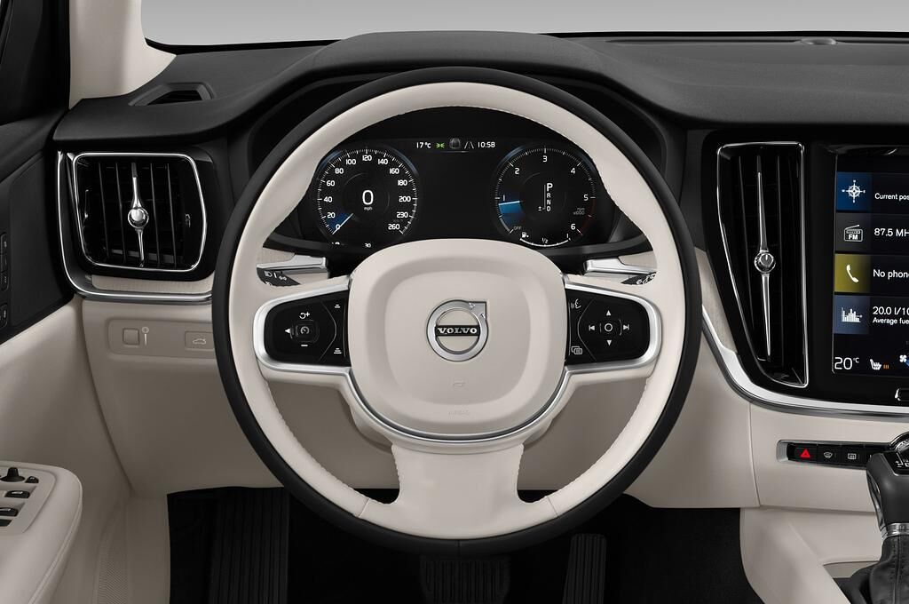 Volvo V60 Crosscountry (Baujahr 2019) - 5 Türen Lenkrad