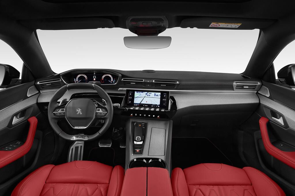 Peugeot 508 (Baujahr 2019) GT 5 Türen Cockpit und Innenraum