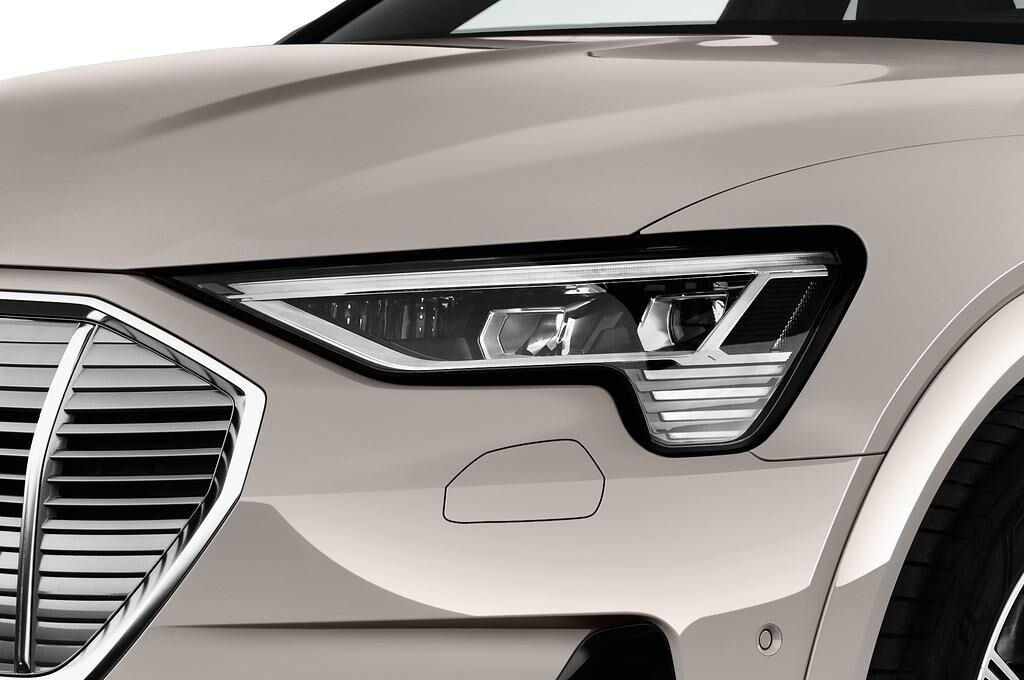 Audi e-tron (Baujahr 2019) Advanced 5 Türen Scheinwerfer