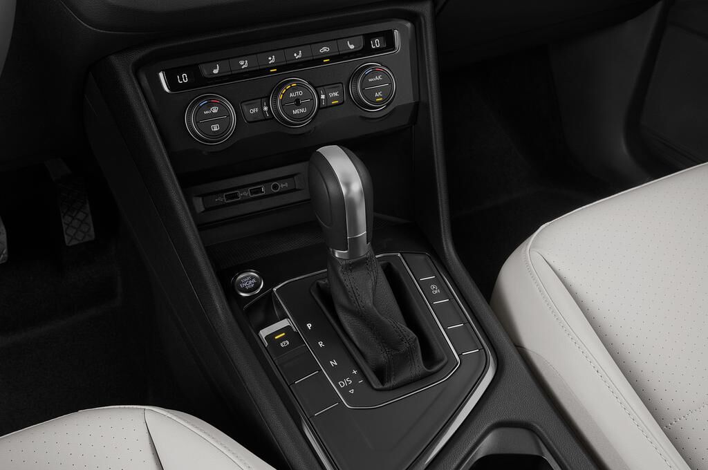 Volkswagen Tiguan (Baujahr 2019) Confrontline 5 Türen Schalthebel