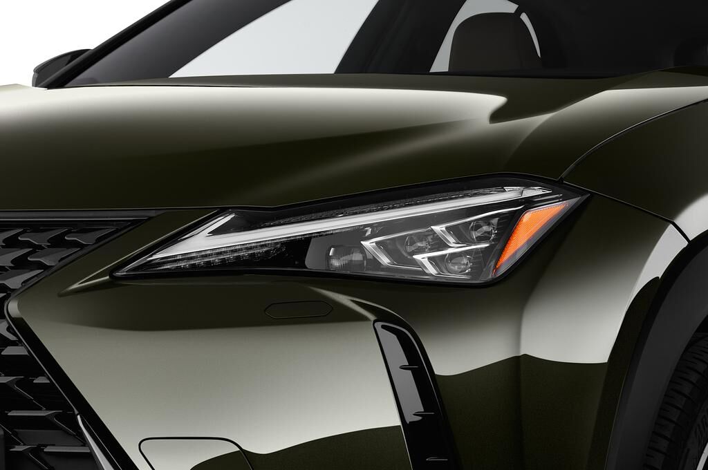 Lexus UX (Baujahr 2019) Luxury Line 5 Türen Scheinwerfer