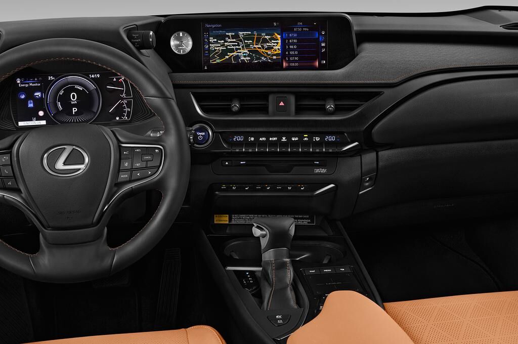 Lexus UX (Baujahr 2019) Luxury Line 5 Türen Mittelkonsole