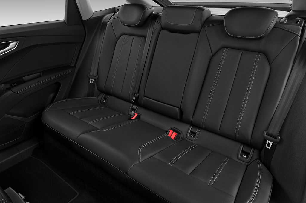 Audi Q4 Sportback e-tron (Baujahr 2022) Advanced 5 Türen Rücksitze