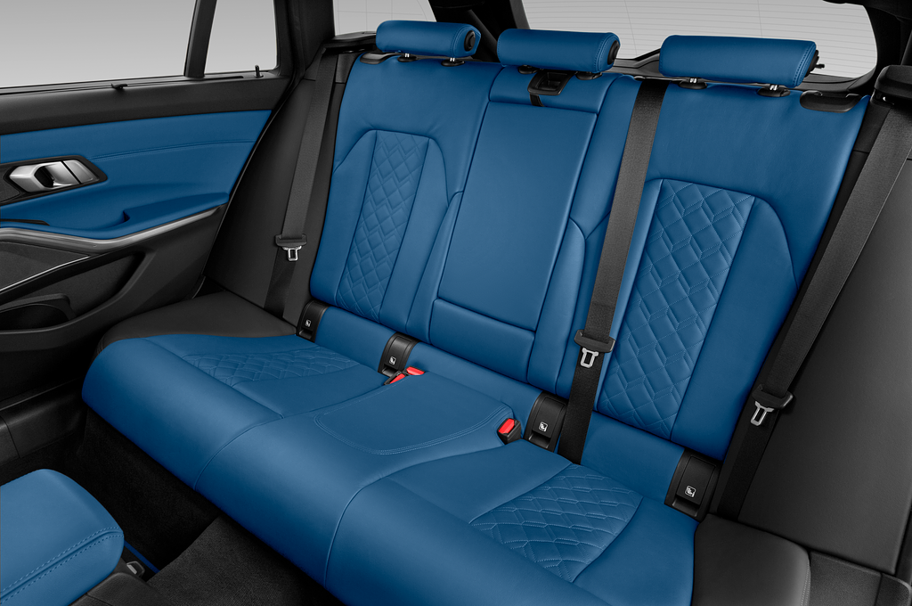 BMW 3 Series (Baujahr 2023) M340d 5 Türen Rücksitze