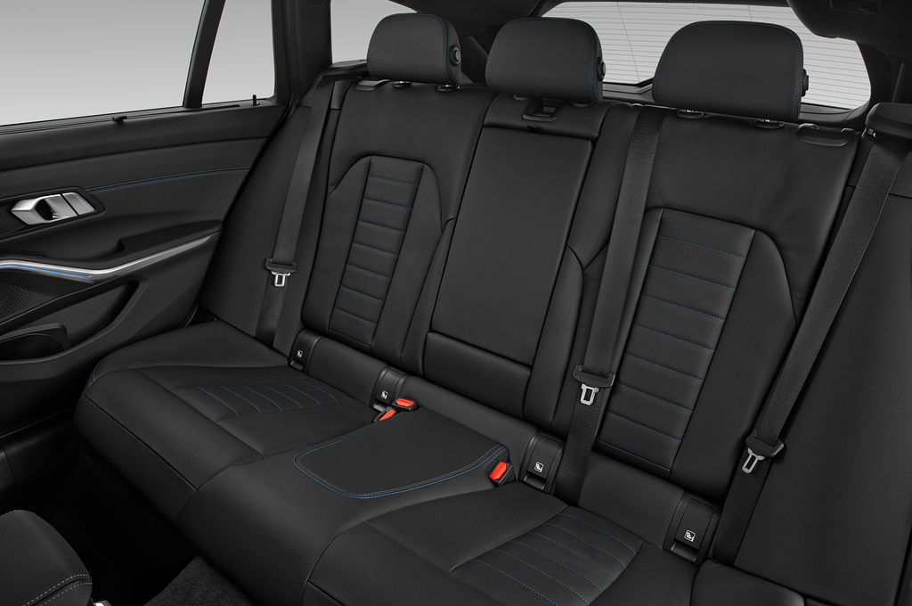 BMW 3 Series Touring PHEV (Baujahr 2021) M Sport 5 Türen Rücksitze