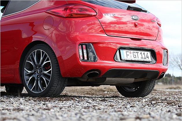 Die Sport-Abgasanlage kostet 899 Euro Aufpreis und liefert einen kernigen, aber nicht aufdringlichen Sound