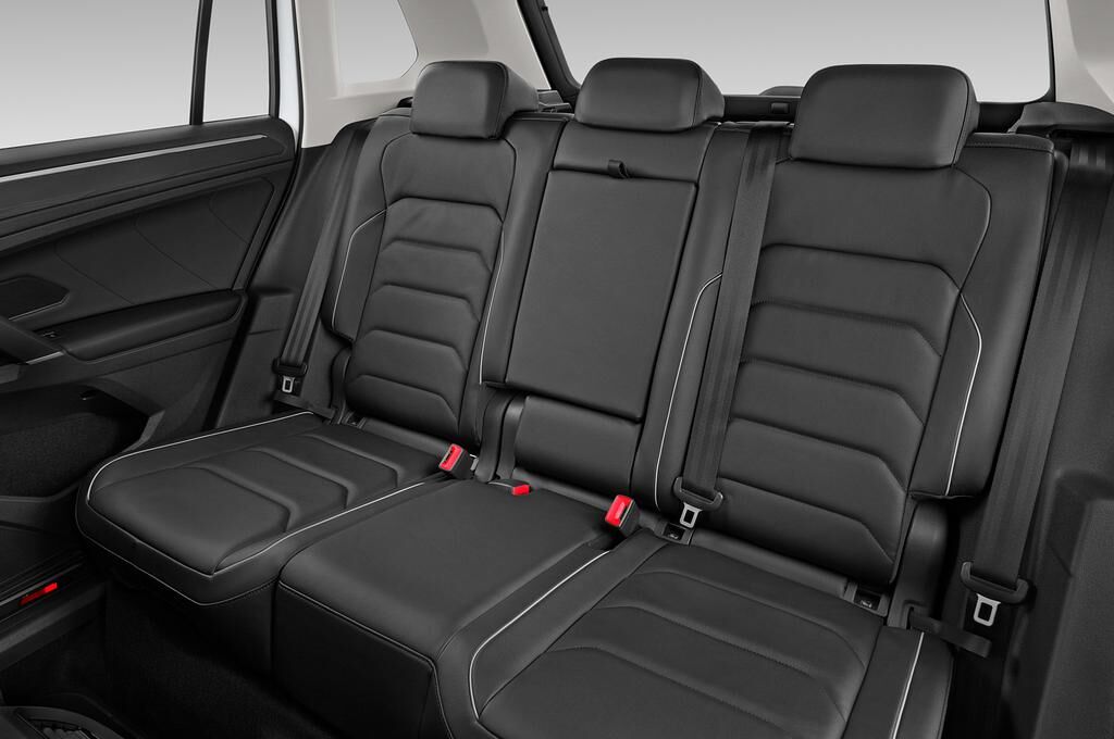 Volkswagen Tiguan (Baujahr 2019) Highline 5 Türen Rücksitze