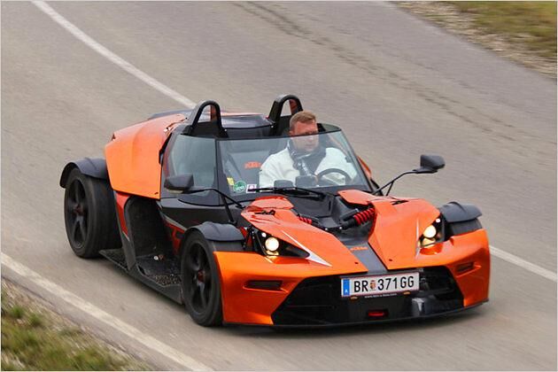 Die Höchstgeschwindigkeit endet bei ohrenbetäubenden 231 km/h