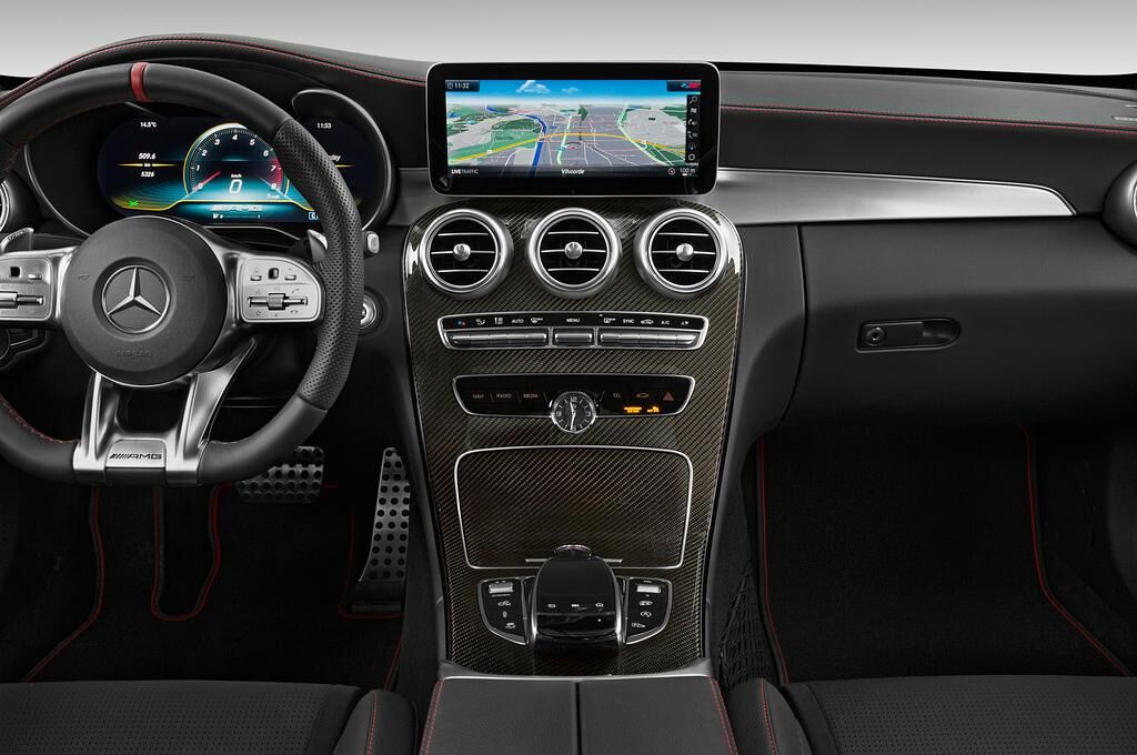 Mercedes C Class (Baujahr 2020) 43 AMG 2 Türen Mittelkonsole