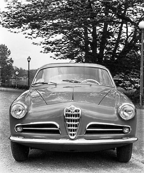 Was für ein Gesicht: Alfa Romeo Giulietta Sprint
