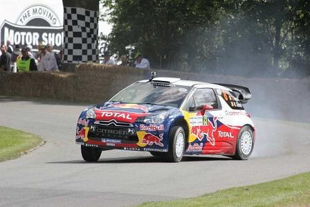 WRC-Fahrer Thierry Neuville gab mit seinem Dienstwagen Citroen DS3 WRC alles.