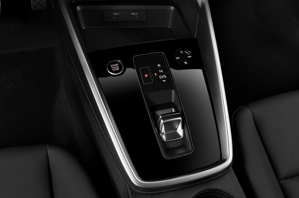 Audi A3 (Baujahr 2022) Advanced 4 Türen Schalthebel