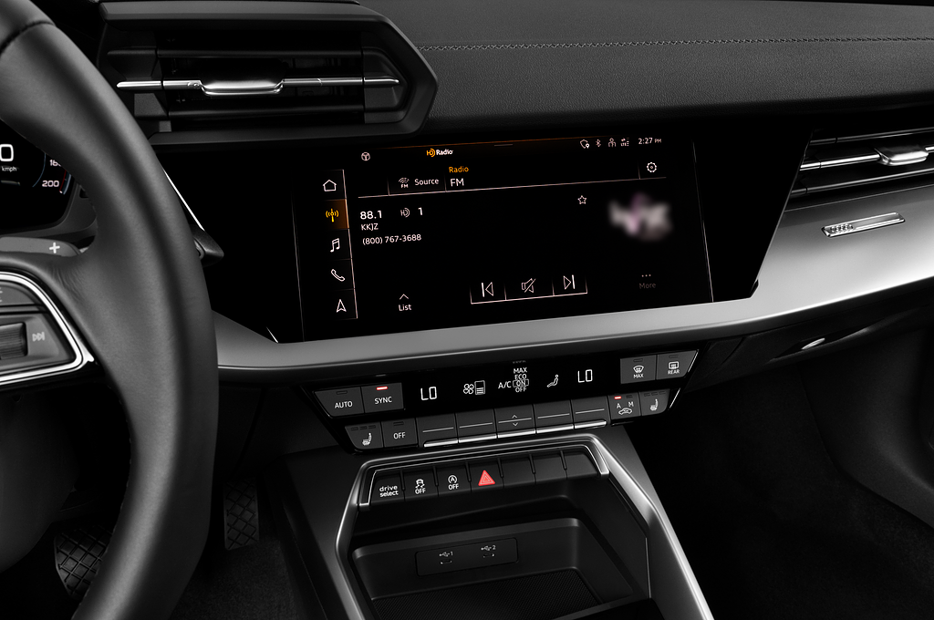 Audi A3 (Baujahr 2022) Advanced 4 Türen Mittelkonsole