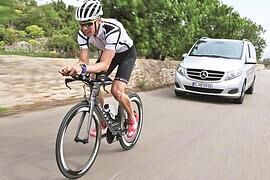 Mercedes Benz Partnerschaft: V-Klasse geht beim IRONMAN an den Start