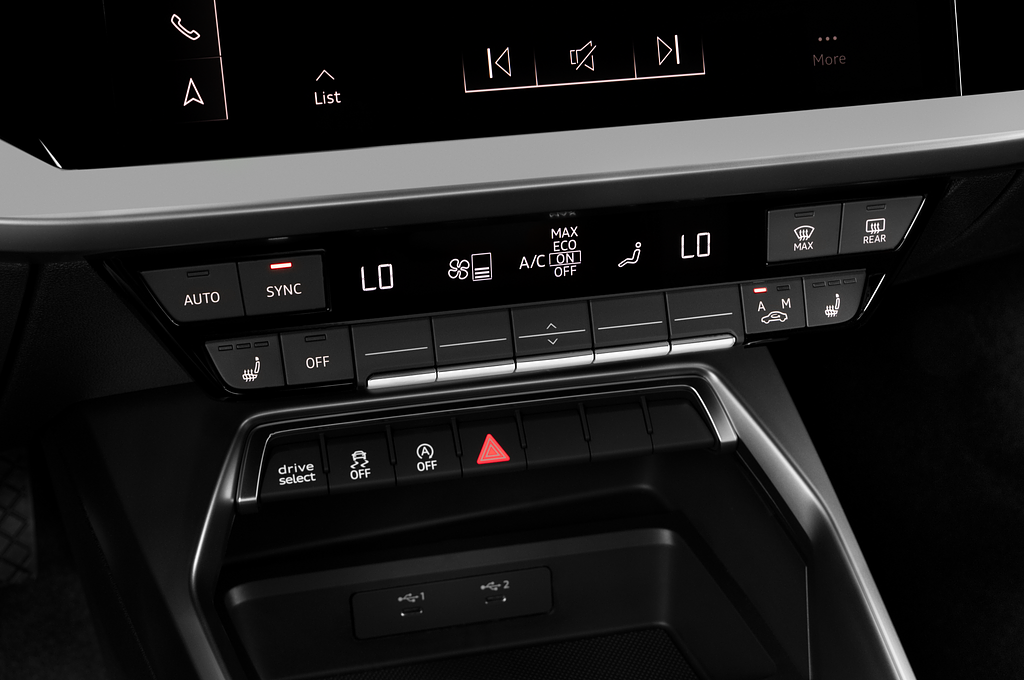 Audi A3 (Baujahr 2022) Advanced 4 Türen Temperatur und Klimaanlage