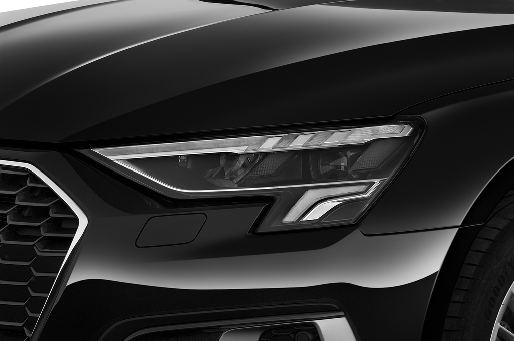 Audi A3 Sportback (Baujahr 2023) Advanced 5 Türen Scheinwerfer