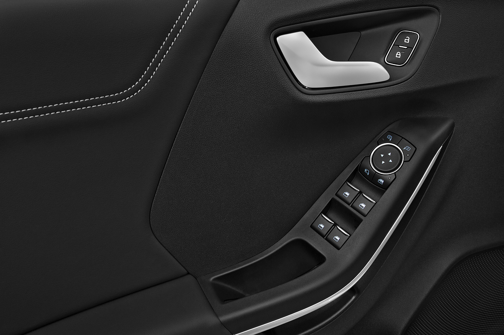 Ford Puma (Baujahr 2021) ST 5 Türen Bedienungselemente Tür