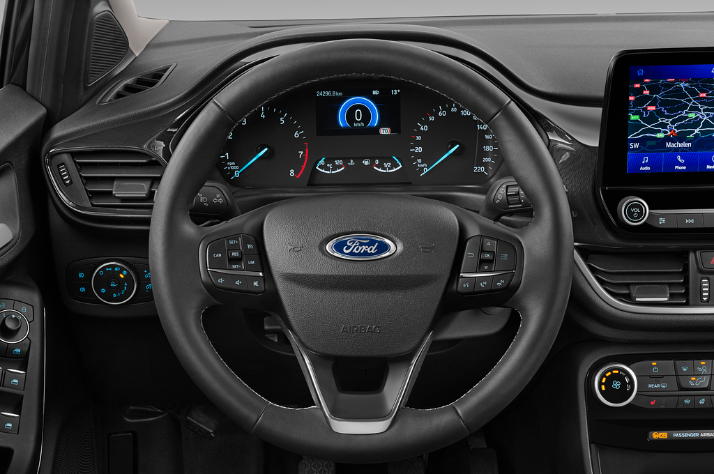 Ford Puma (Baujahr 2023) Titanium 5 Türen Lenkrad