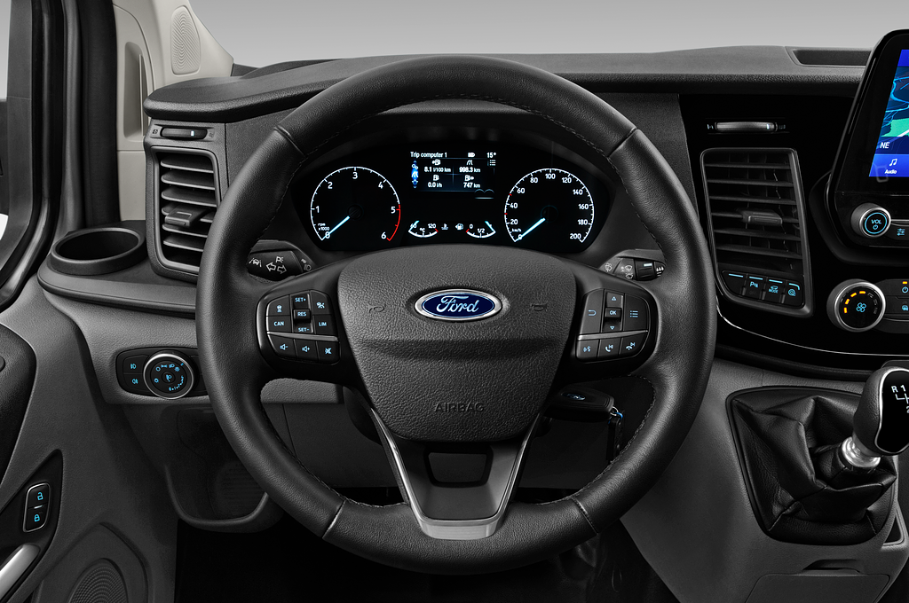 Ford Transit Custom (Baujahr 2022) Trail Regular Cab 4 Türen Lenkrad