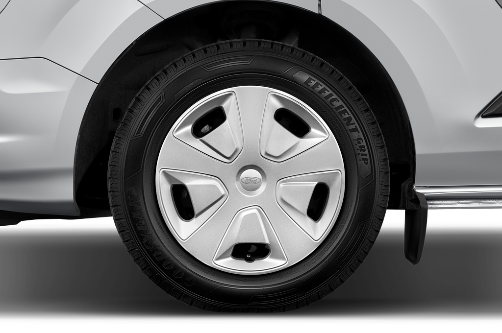 Ford Transit Custom PHEV (Baujahr 2022) Trend 4 Türen Reifen und Felge