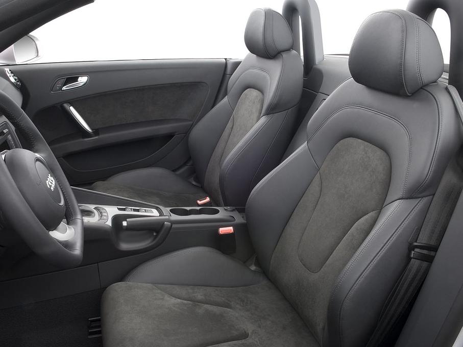 Audi TTS (Baujahr 2010) - 2 Türen Vordersitze