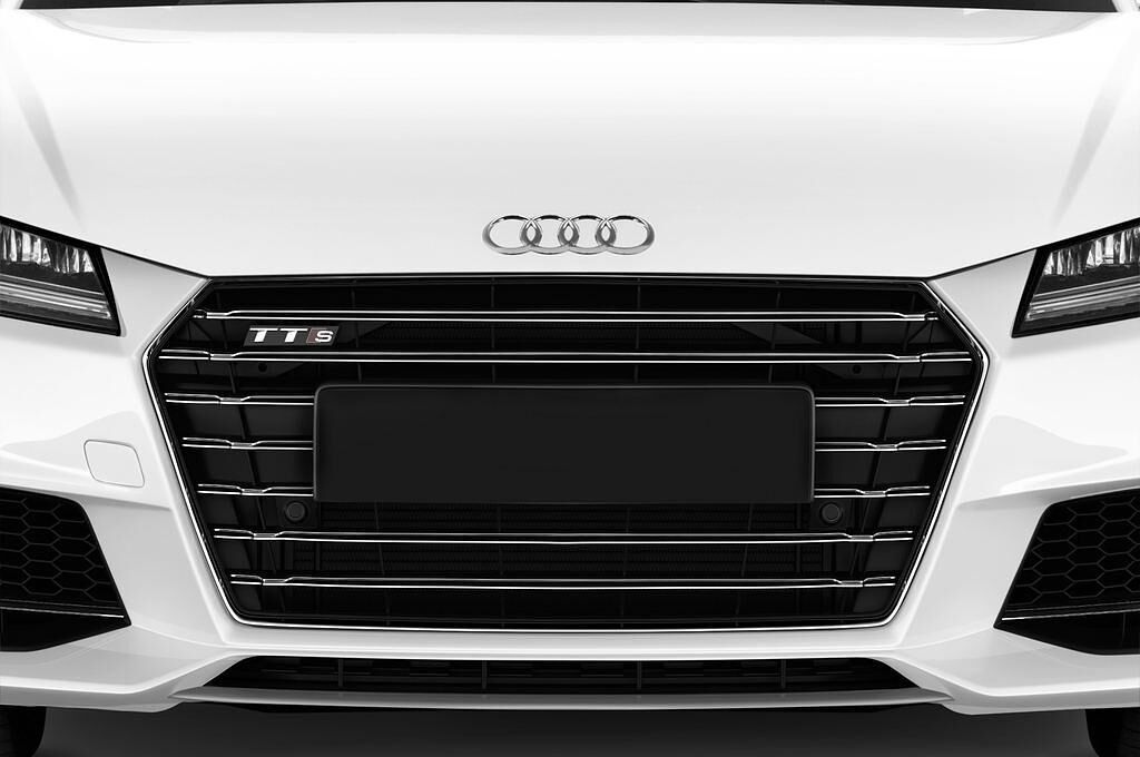 Audi TTS (Baujahr 2017) - 2 Türen Kühlergrill und Scheinwerfer