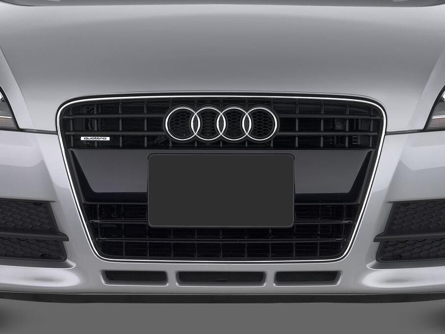 Audi TTS (Baujahr 2010) - 3 Türen Kühlergrill und Scheinwerfer