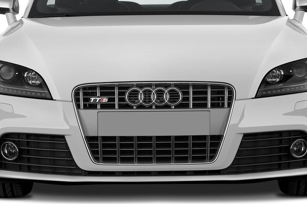 Audi TTS (Baujahr 2011) - 3 Türen Kühlergrill und Scheinwerfer