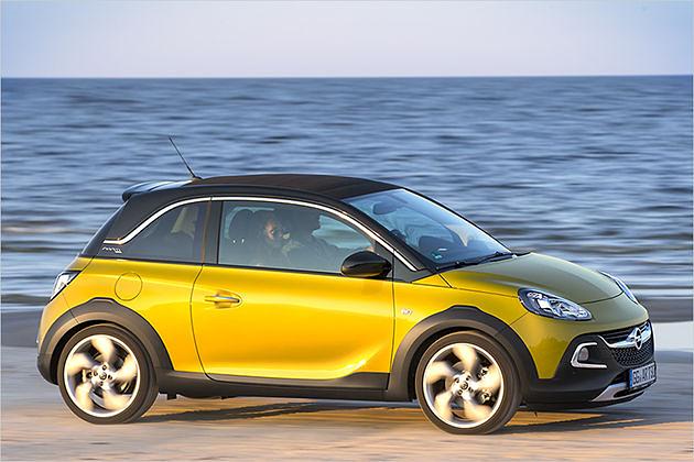 Auch am Ostsee-Strand von Riga macht der Rocks eine gute Figur