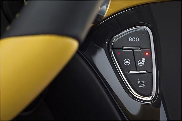 Der Eco-Modus steuert die Start-Stopp-Automatik. In Kombination mit der Sitzheizung gibt es ein beheizbares Lenkrad