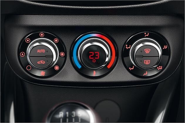 Die Drehschalter für die Klimatisierung wirken verspielt, aber hochwertig