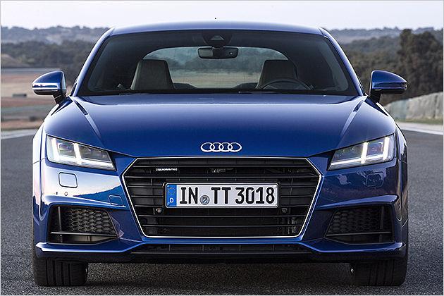 Ein großer Grill dominiert die jetzt eckigere Frontpartie