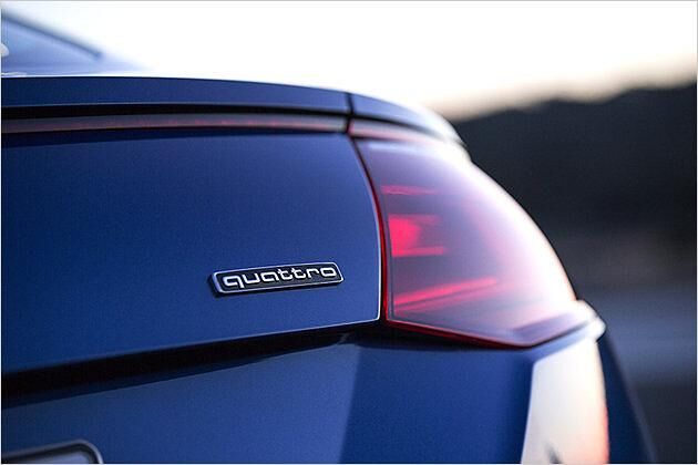 Ein kleines Logo weist darauf hin, dass Allrad an Bord ist