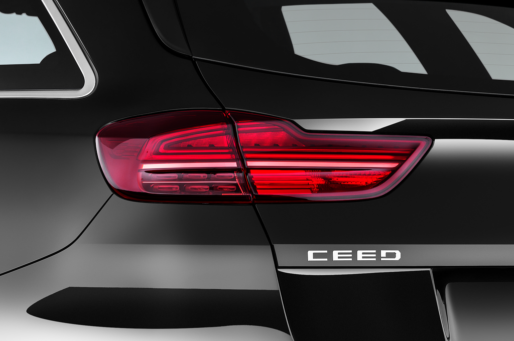 Kia Ceed SW PHEV (Baujahr 2022) Spirit 5 Türen Rücklicht