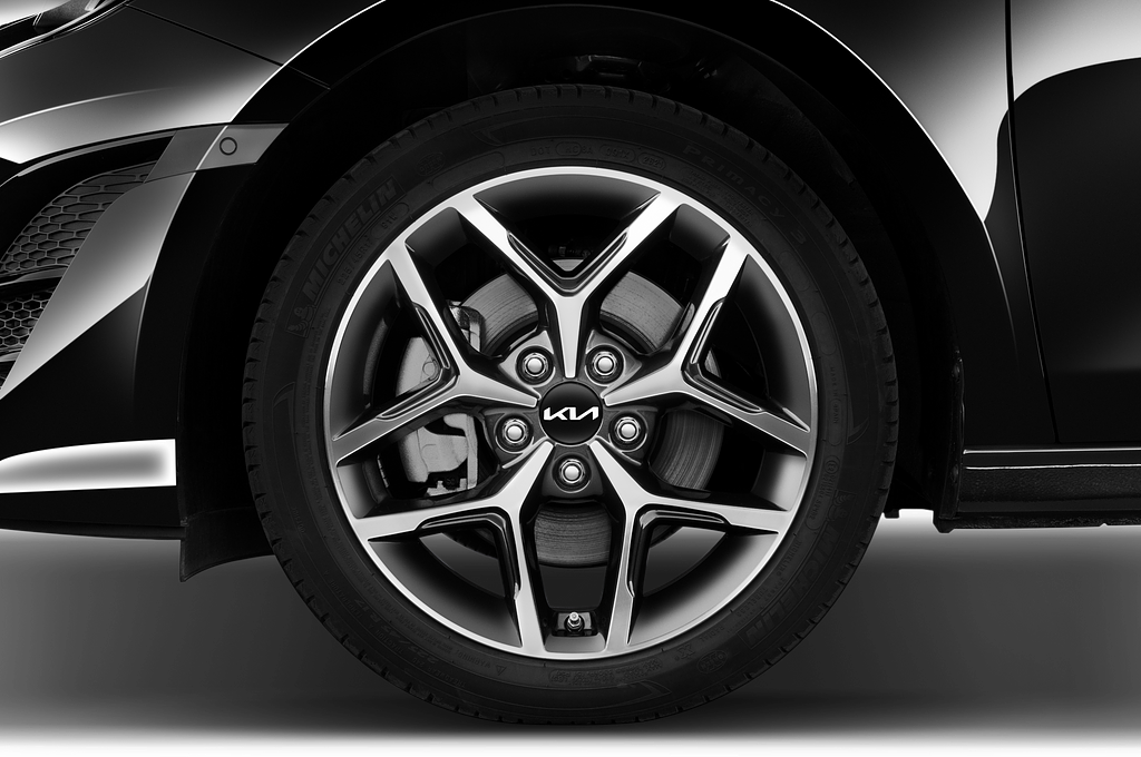 Kia Ceed SW PHEV (Baujahr 2022) Spirit 5 Türen Reifen und Felge