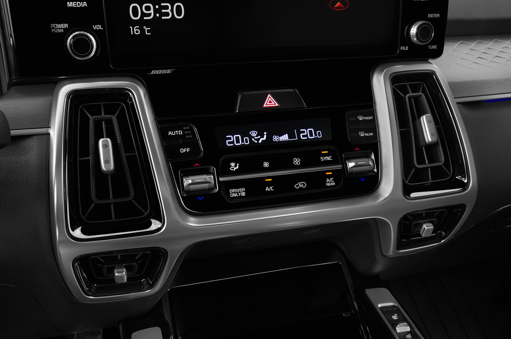 Kia Sorento Hybride (Baujahr 2023) Base 5 Türen Temperatur und Klimaanlage