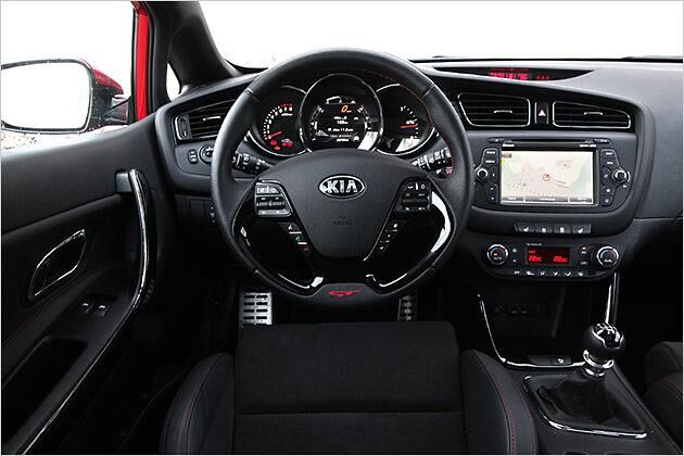 Langweilig ist anders: Das Cockpit ist ansprechend gestaltet